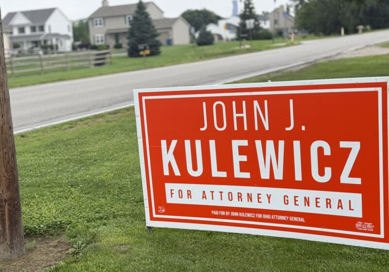 Image for the Tweet beginning: Coming to a lawn near